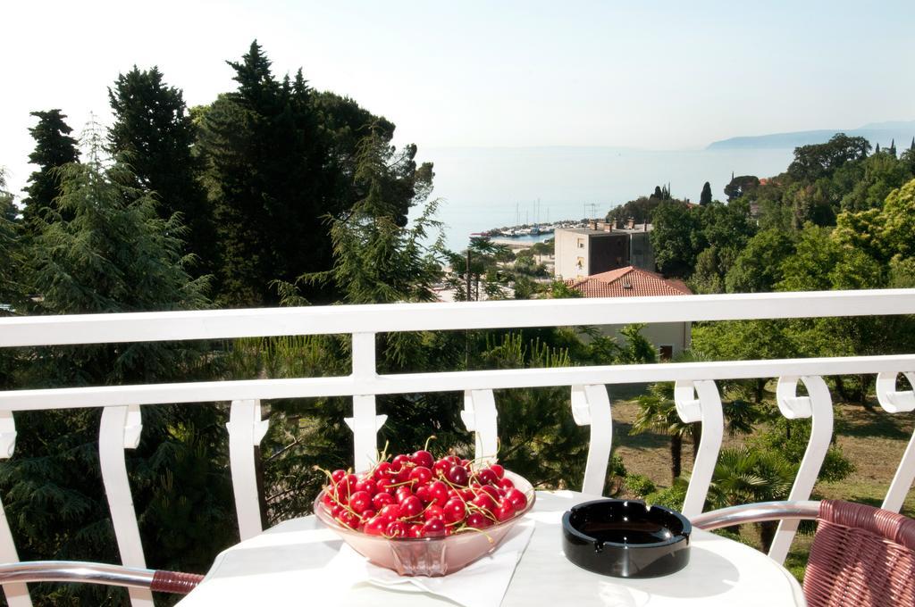 Bed & Breakfast Villa Klara Icici Quarto foto
