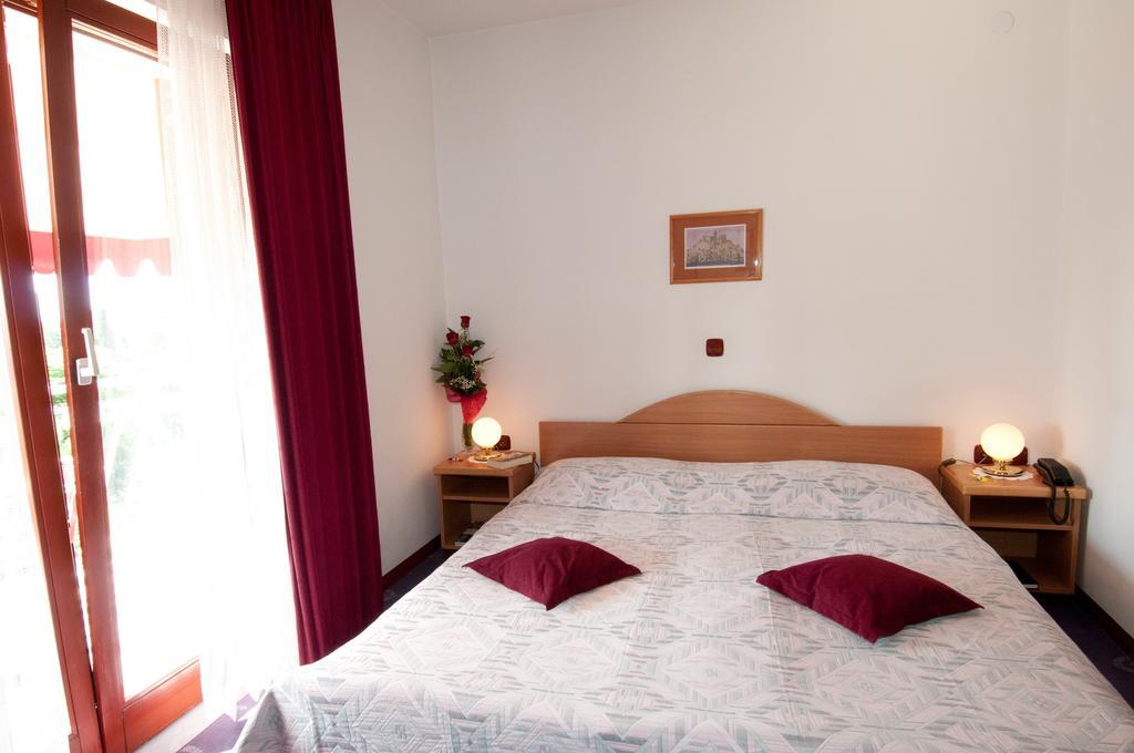 Bed & Breakfast Villa Klara Icici Quarto foto
